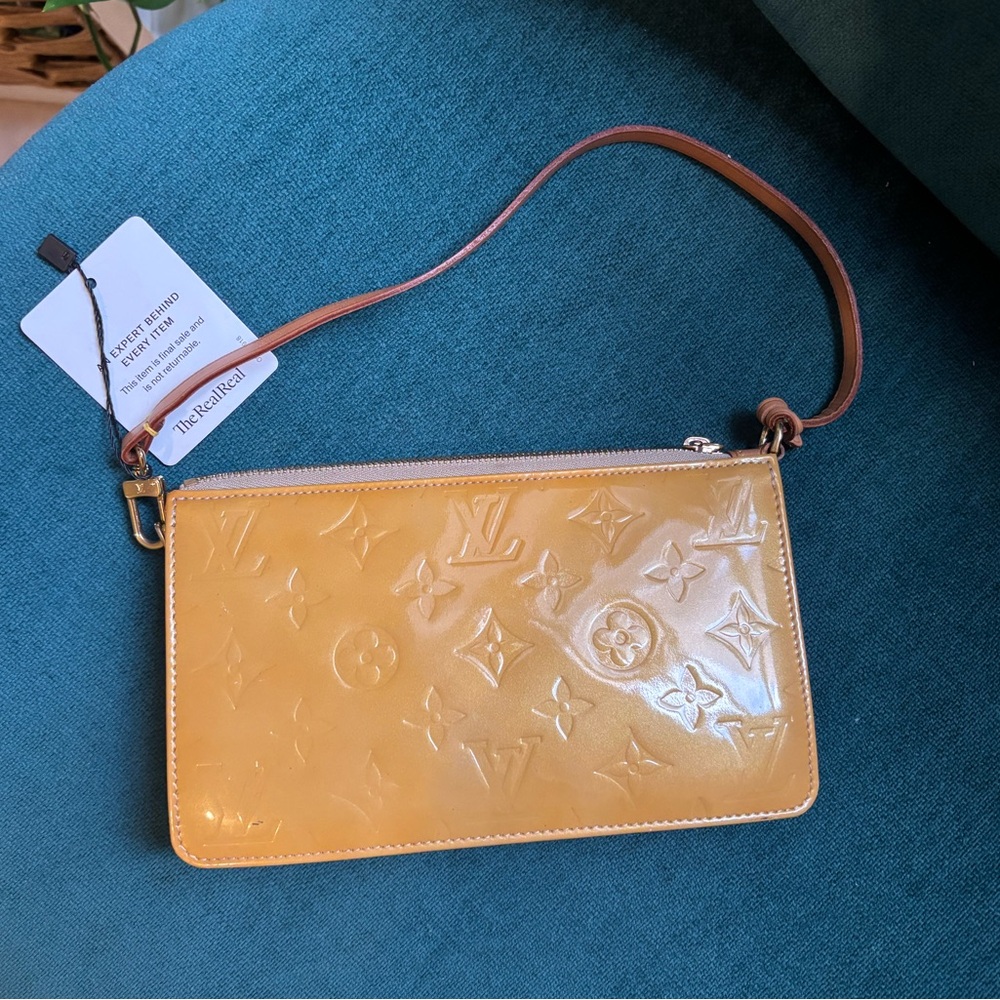 Louis Vuitton Monogram Vernis Lexington Pochette in Yellow